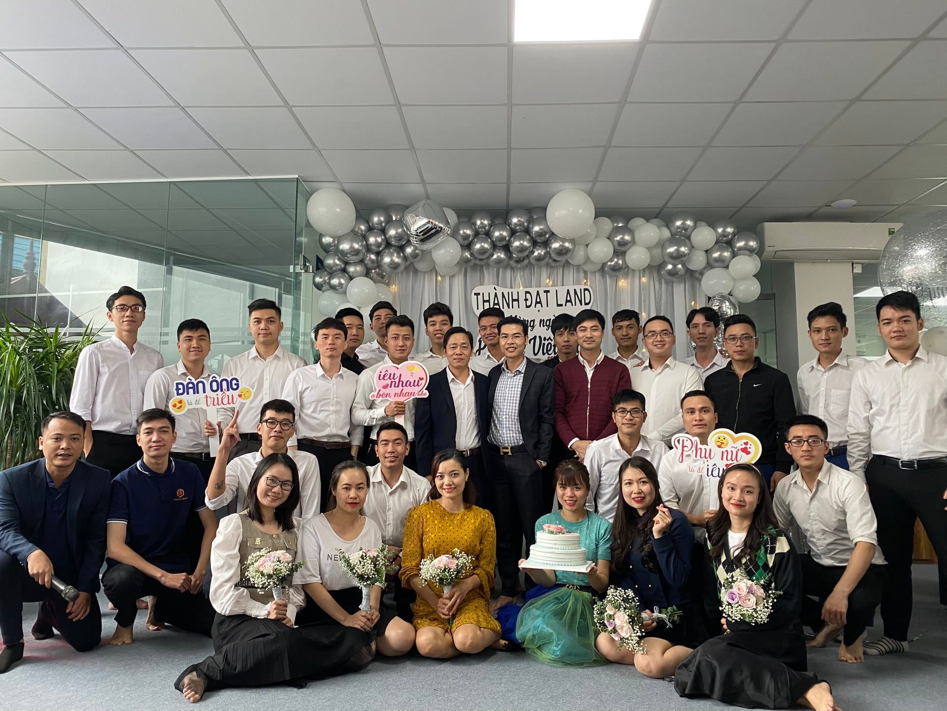 Hạnh phúc đối với phụ nữ không phải là được yêu thương mà là được chăm sóc